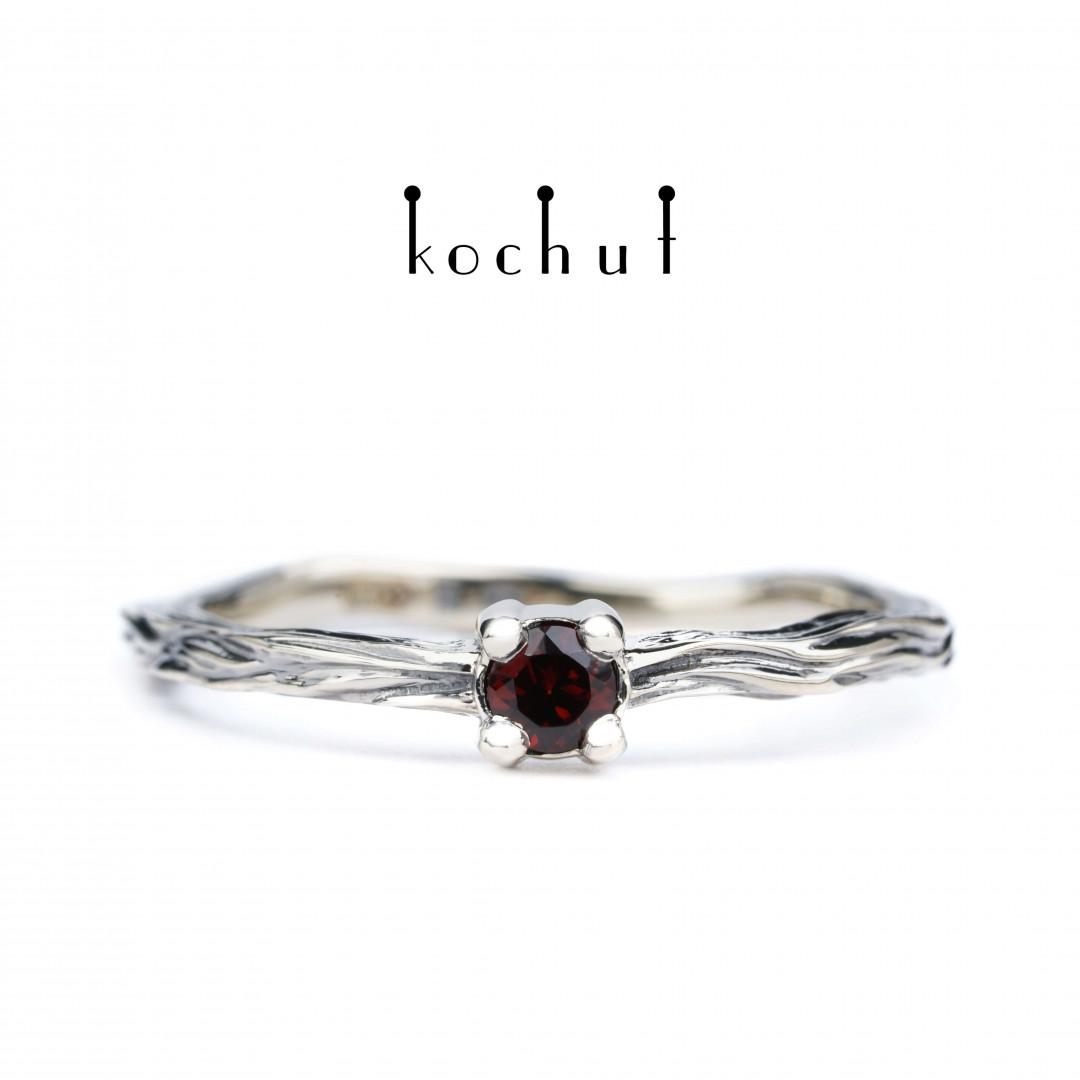 Snow white sale garnet ring